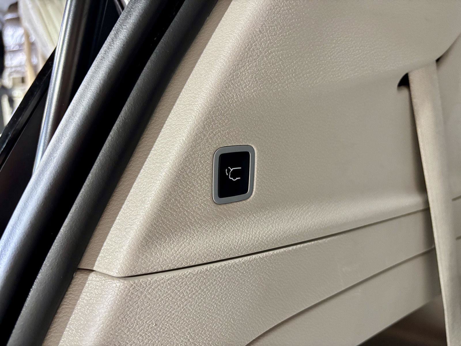 Used 2023 Chrysler Pacifica Touring-L FWD image 20