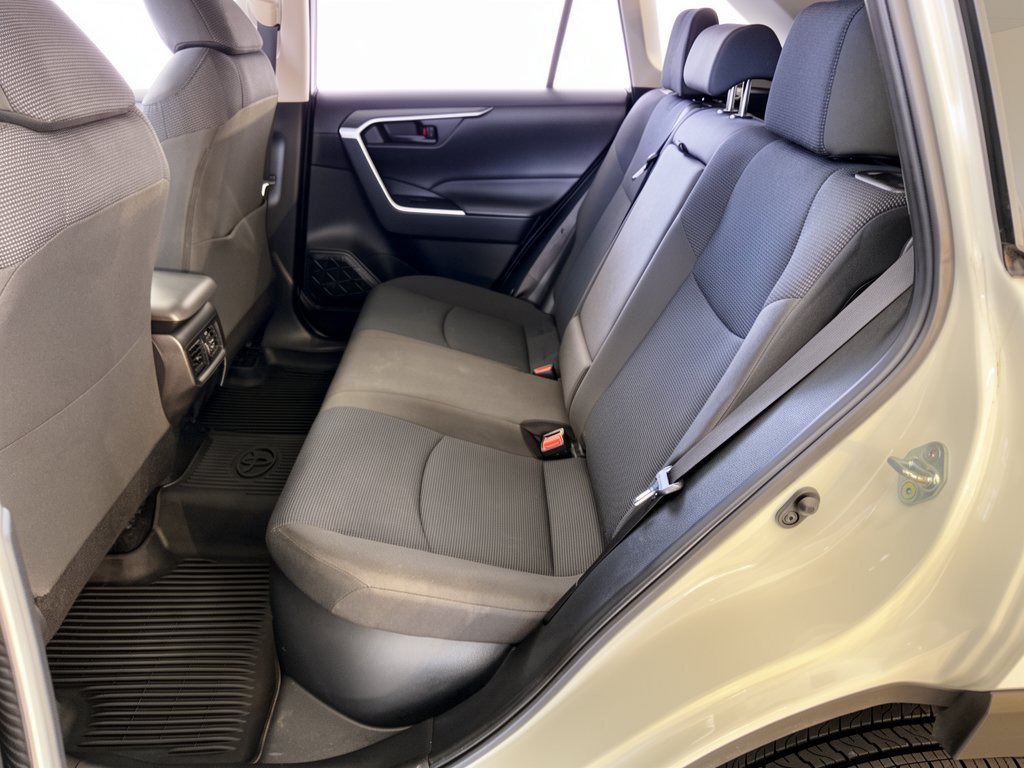 Used 2023 Toyota RAV4 LE AWD/4WD image 25