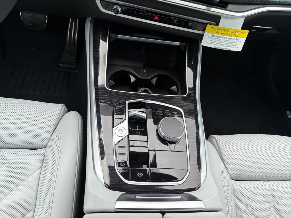 New 2026 BMW X5 xDrive40i w/ M Sport Package AWD/4WD image 11
