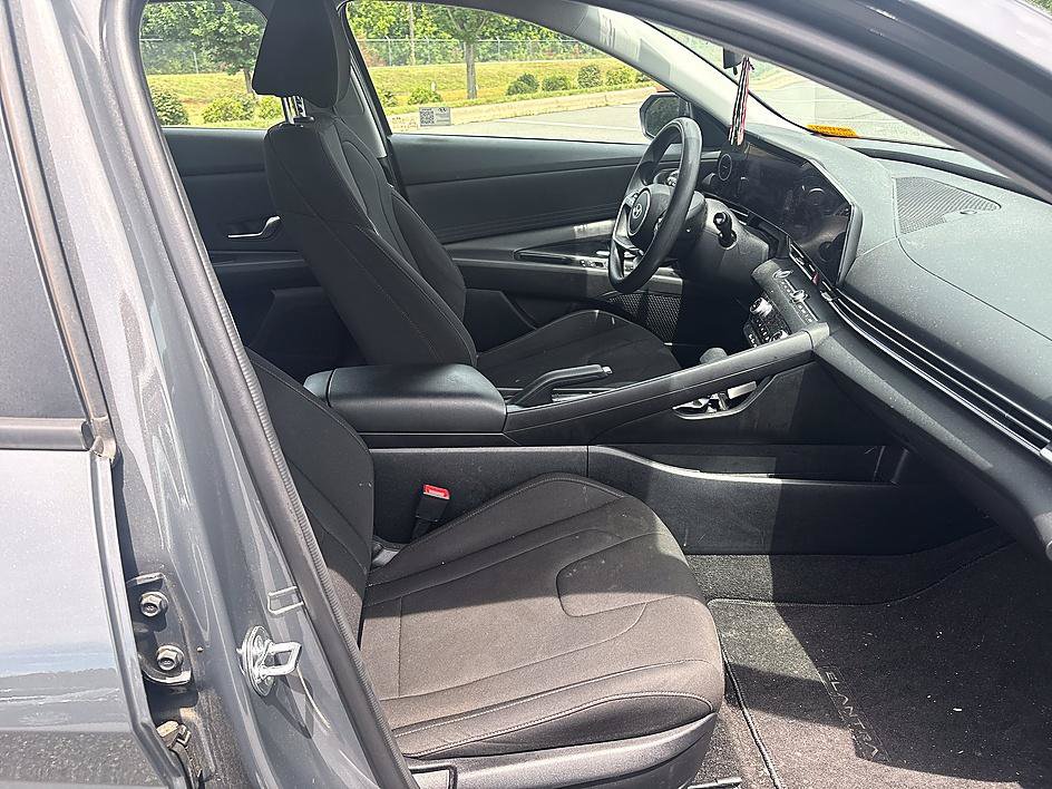 Used 2024 Hyundai Elantra SEL FWD image 19