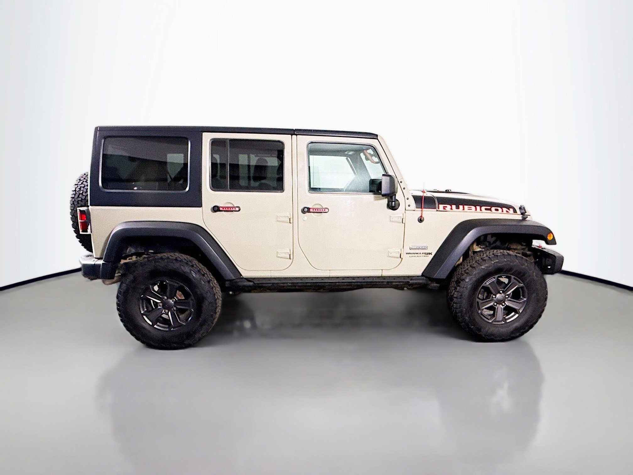 Used 2018 Jeep Wrangler Unlimited Rubicon w/ Connectivity Group image 11
