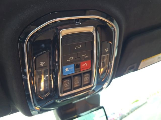 Used 2024 Jeep Grand Cherokee Summit image 35