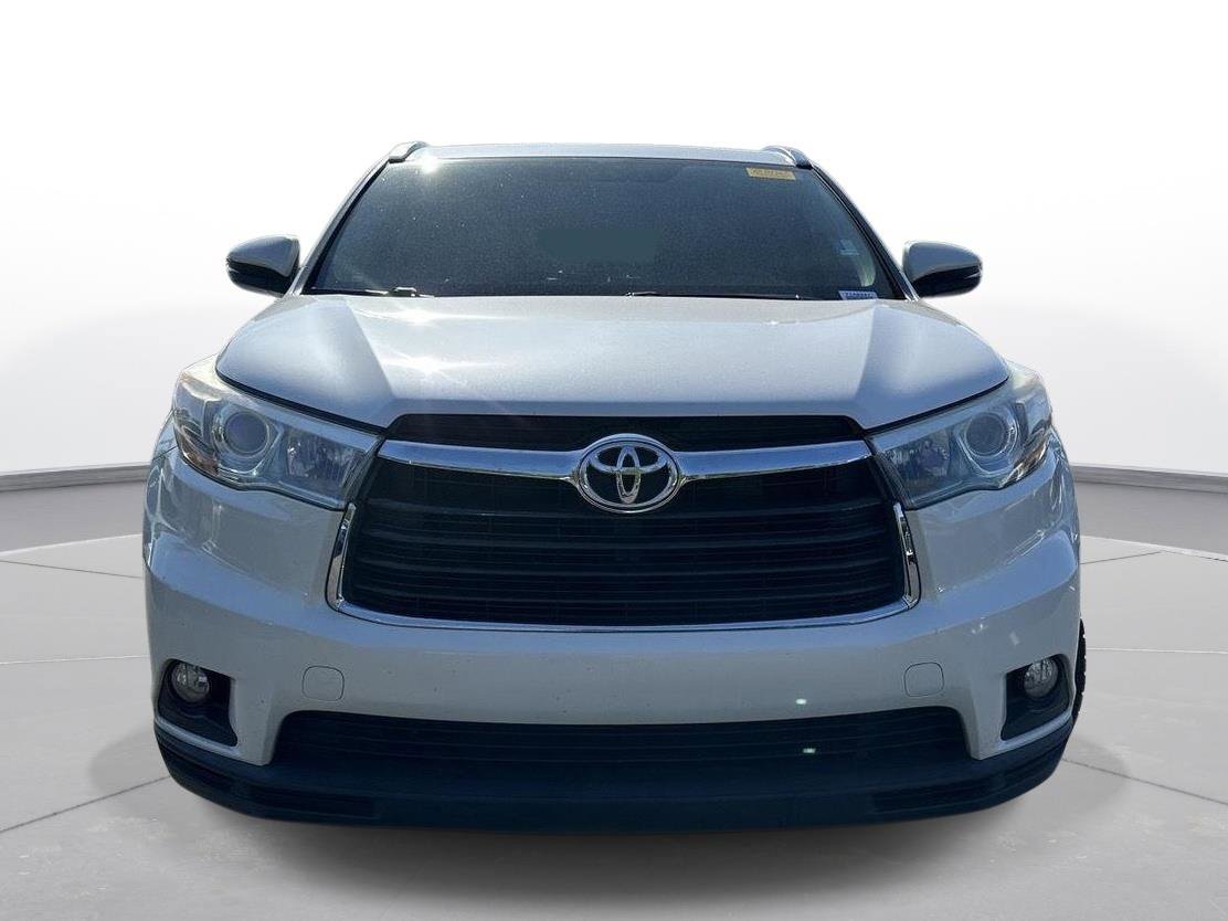 Used 2016 Toyota Highlander XLE image 3