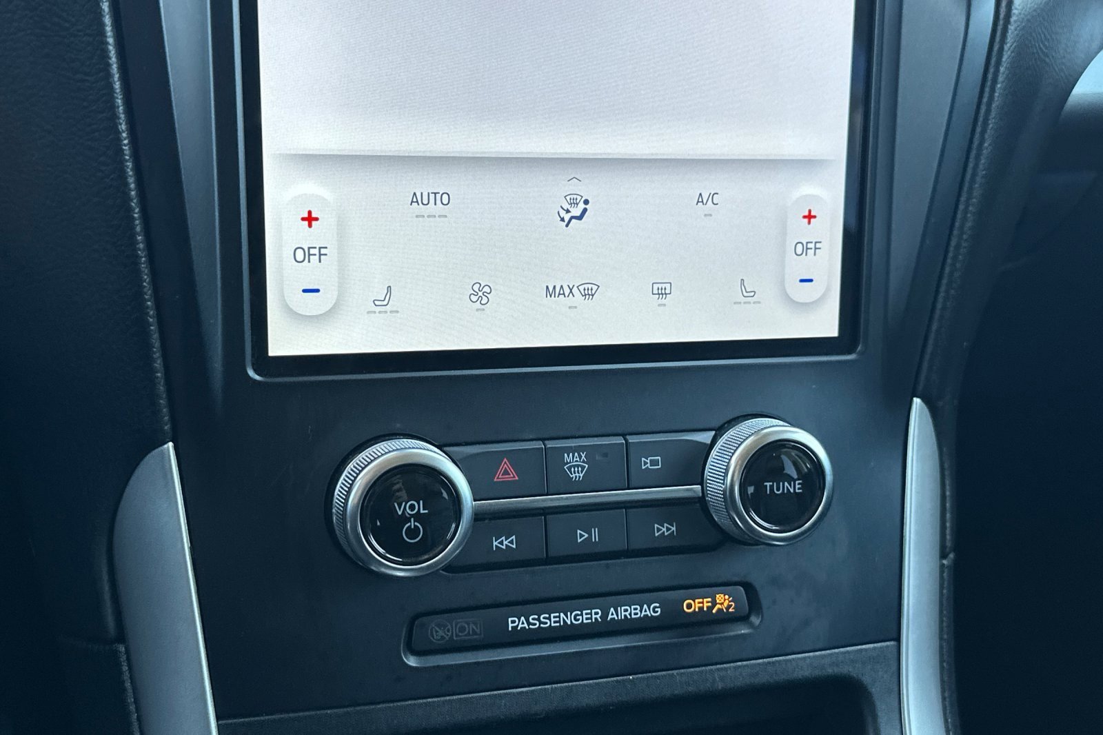 Used 2024 Ford Edge SEL w/ Convenience Package image 19