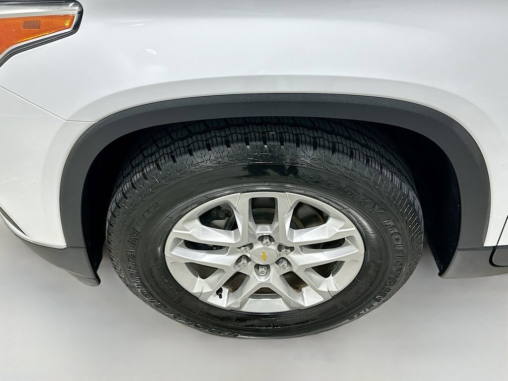 Used 2020 Chevrolet Traverse LT w/ LPO, Cargo Package FWD image 32