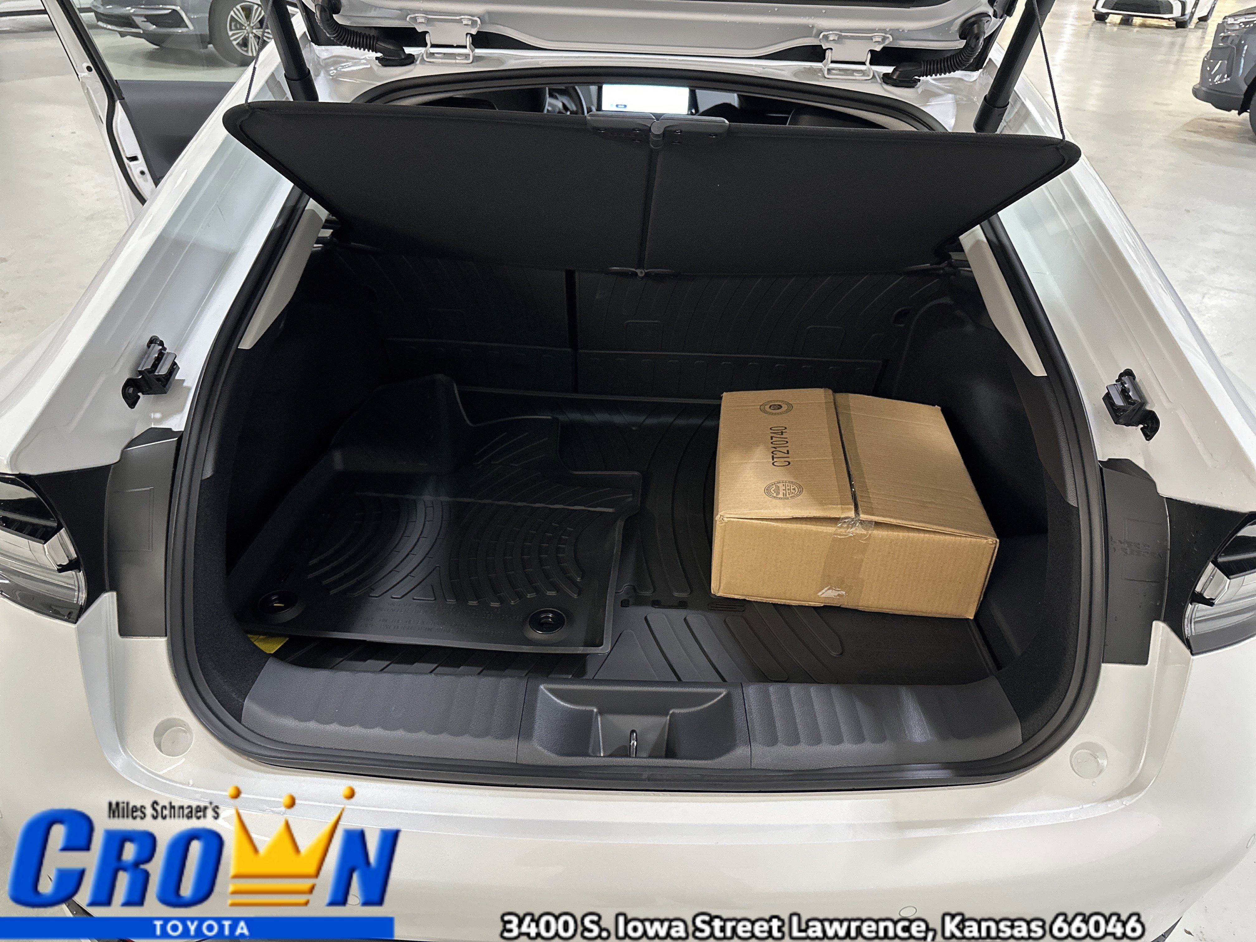 New 2026 Toyota Prius Plug-In Hybrid image 12