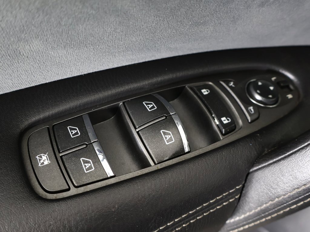 Used 2019 Nissan Armada SV image 34