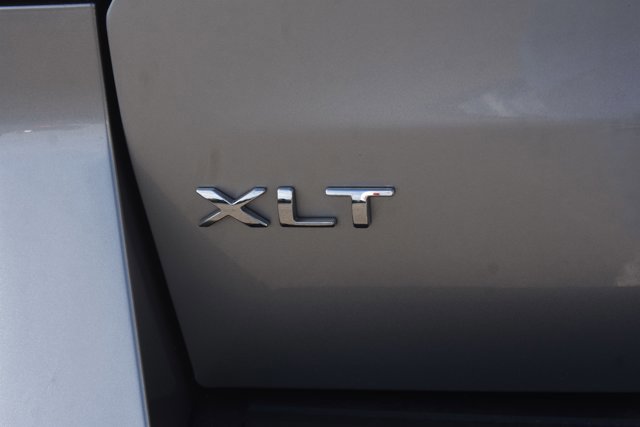 Used 2023 Ford Expedition XLT image 7