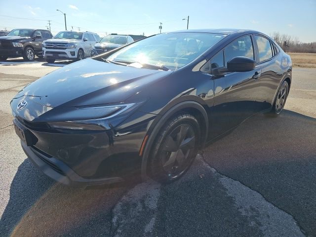 Used 2023 Toyota Prius LE image 3