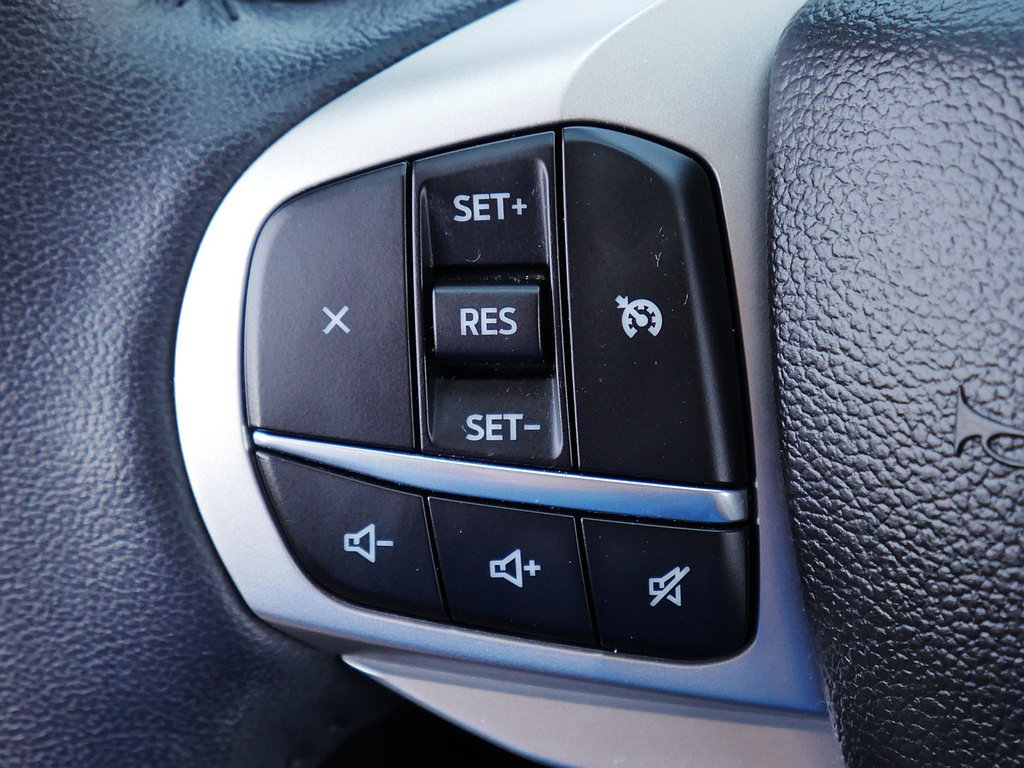 Used 2023 Ford Explorer XLT w/ Equipment Group 202A AWD/4WD image 32