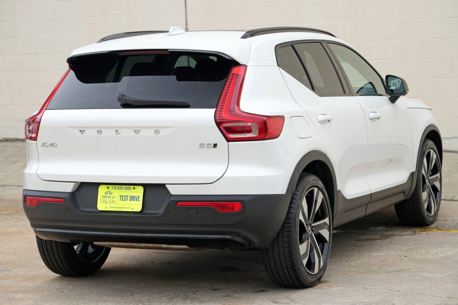 Used 2025 Volvo XC40 B5 Plus w/ Protection Package Premier AWD/4WD image 57
