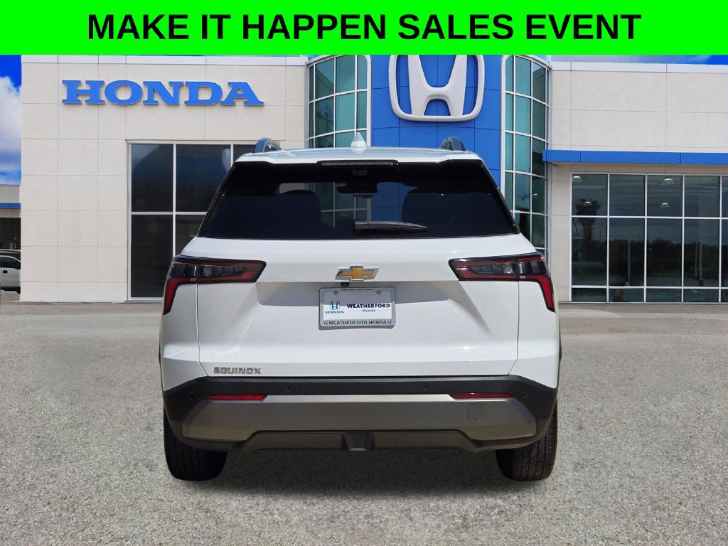 Used 2025 Chevrolet Equinox LT w/ Convenience Package II FWD image 4