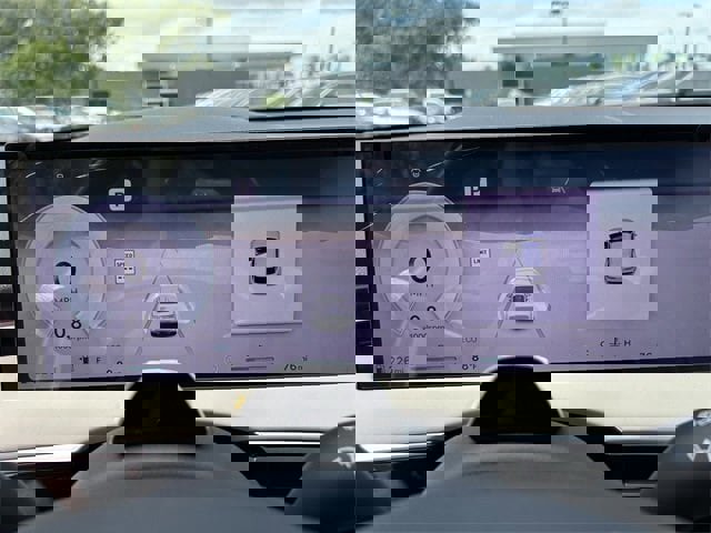 Used 2026 Genesis GV70 2.5T Advanced image 32