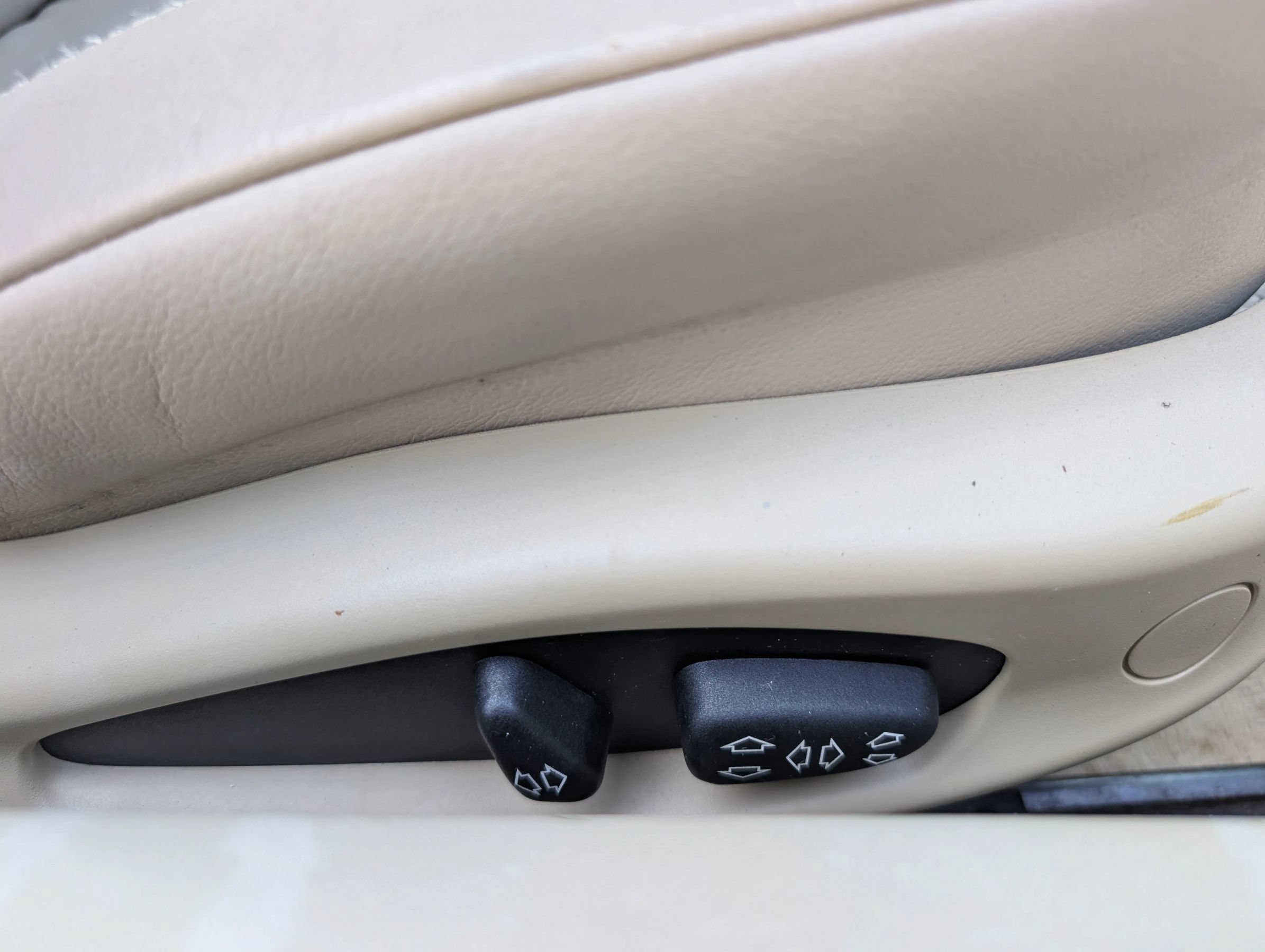 Used 2008 BMW Z4 3.0i RWD image 28