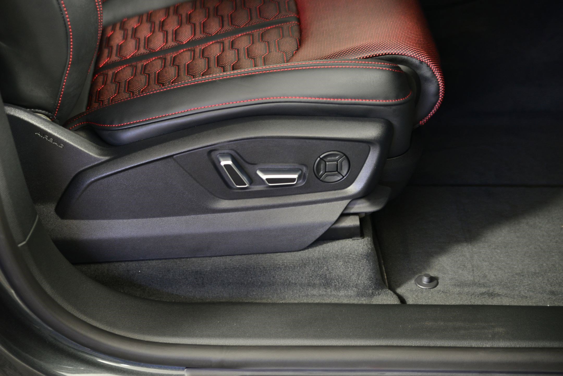 New 2026 Audi RS Q8 performance image 10