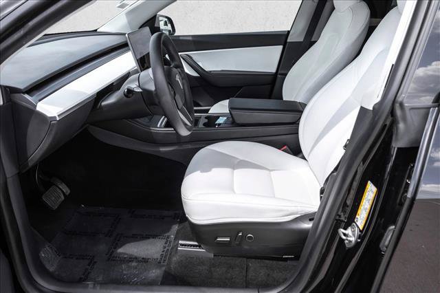 Used 2022 Tesla Model Y Long Range AWD/4WD image 12