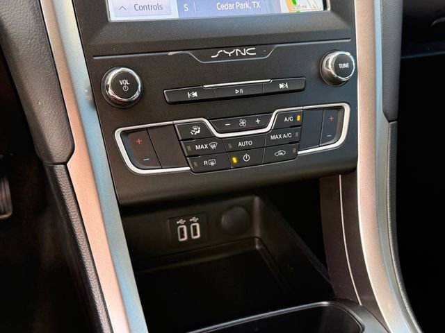 Used 2020 Ford Fusion SE image 23