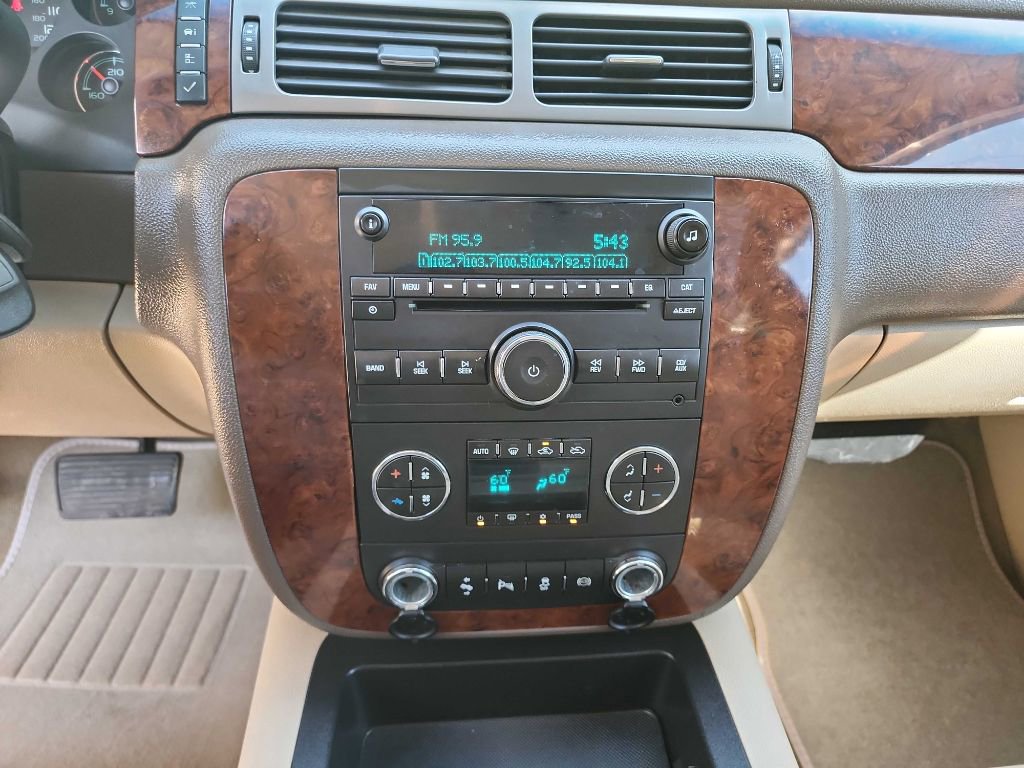 Used 2014 Chevrolet Silverado 3500 LTZ w/ LTZ Plus Package image 28