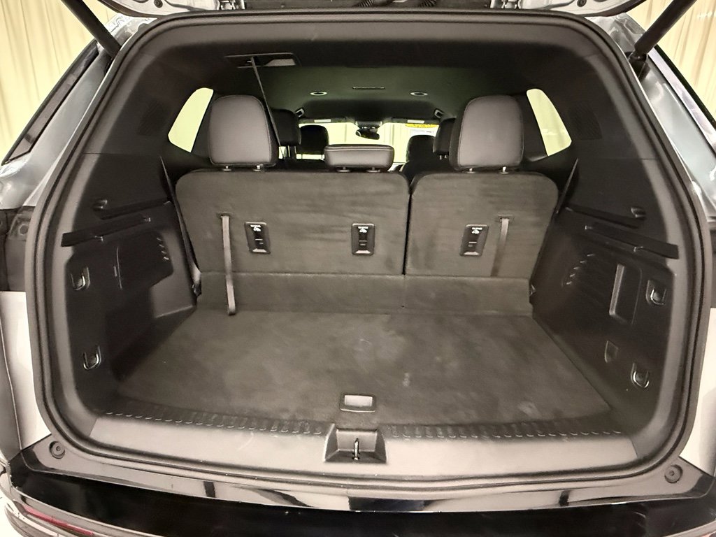 Certified 2025 Buick Enclave Sport Touring AWD/4WD image 16