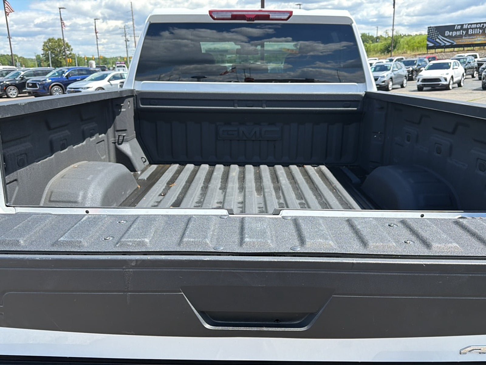 Used 2025 GMC Sierra 2500 AT4 AWD/4WD image 7