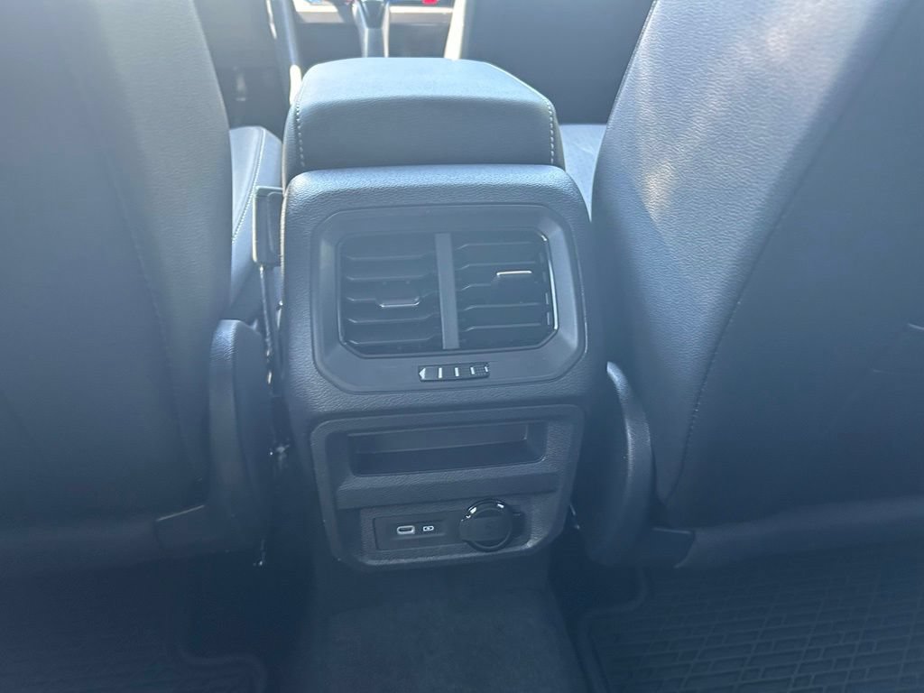 Certified 2023 Volkswagen Tiguan SE R-Line FWD image 40