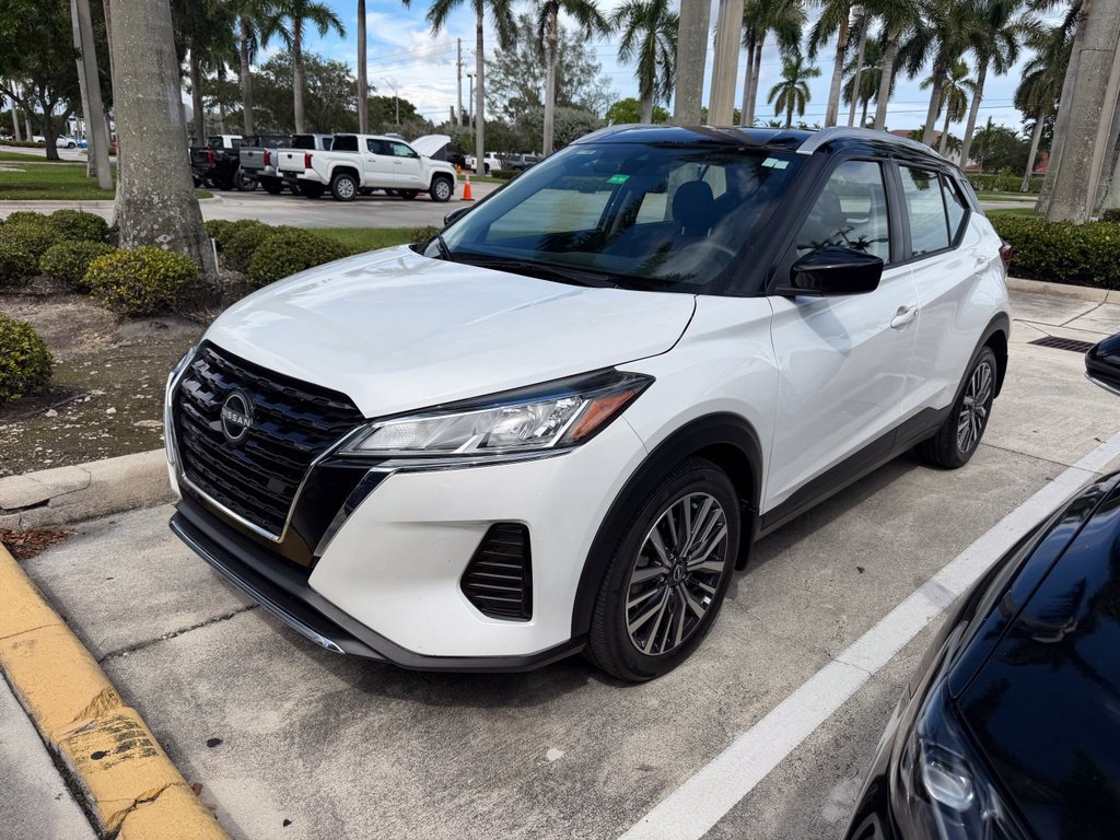 Used 2023 Nissan Kicks SV FWD image 2