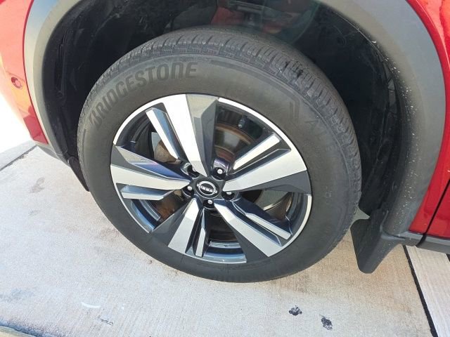 Used 2023 Nissan Rogue SL w/ SL Premium Package image 10