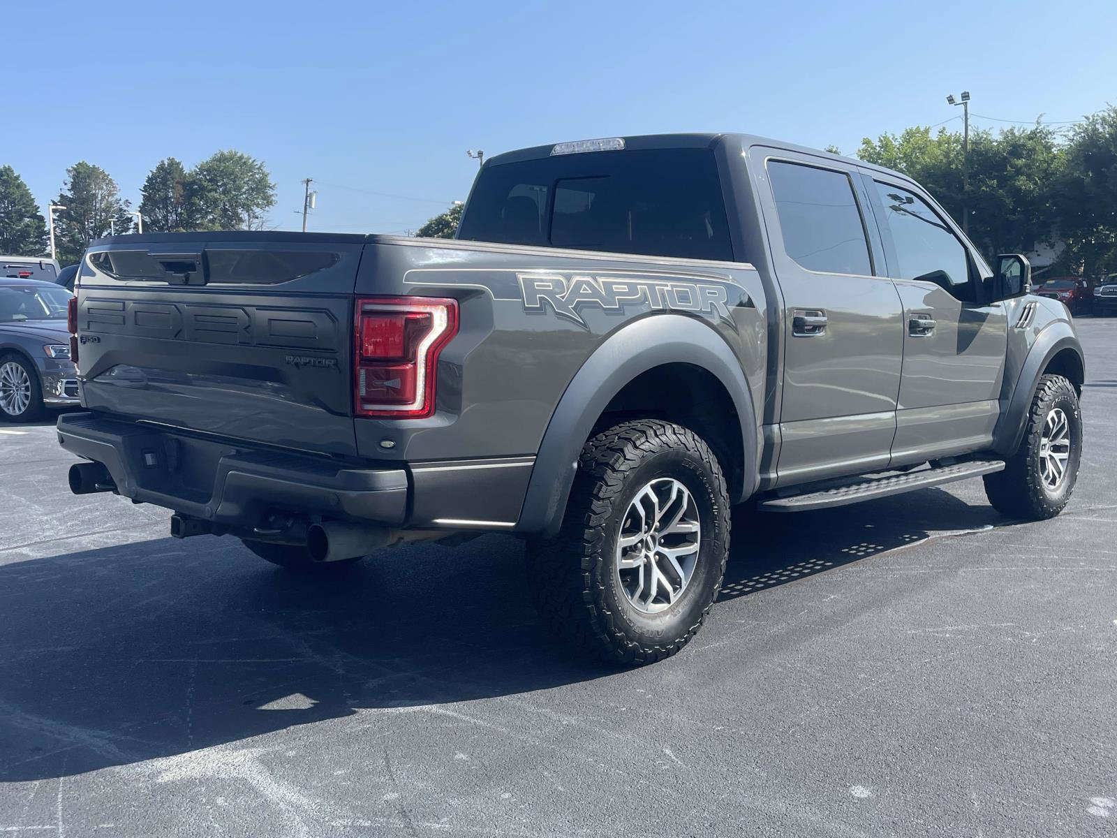 Used 2018 Ford F150 Raptor w/ Equipment Group 802A Luxury AWD/4WD image 8