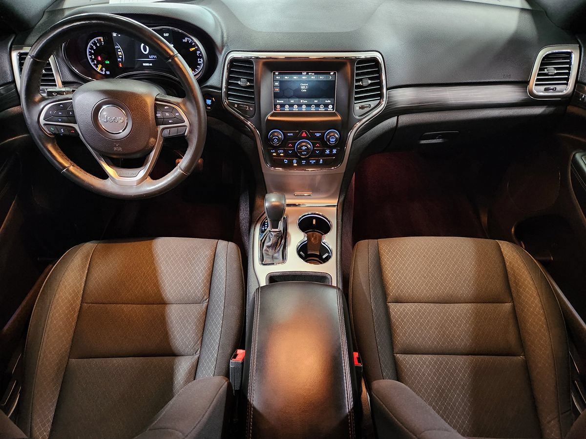 Used 2019 Jeep Grand Cherokee Laredo RWD image 44