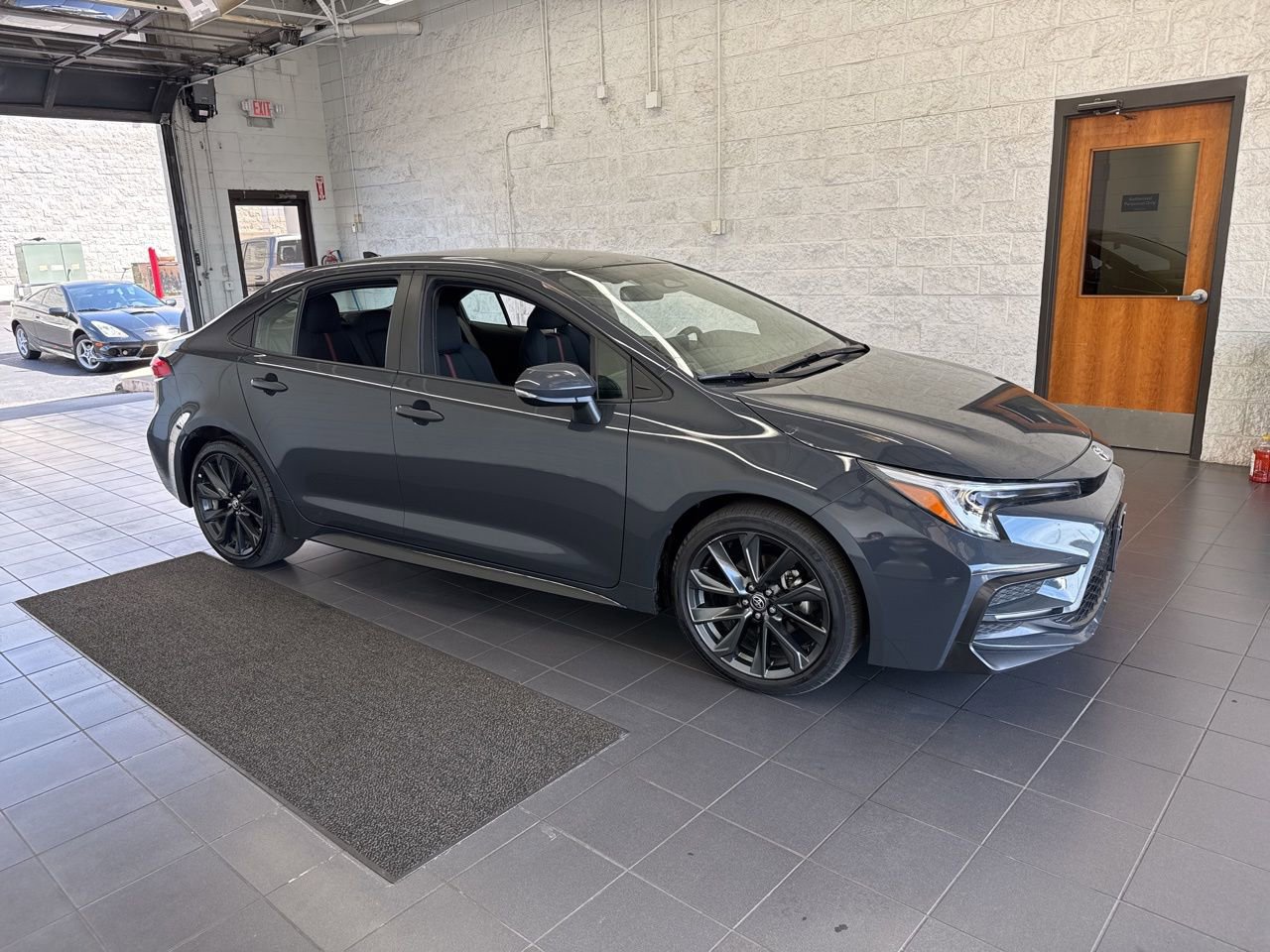 Used 2025 Toyota Corolla SE image 1