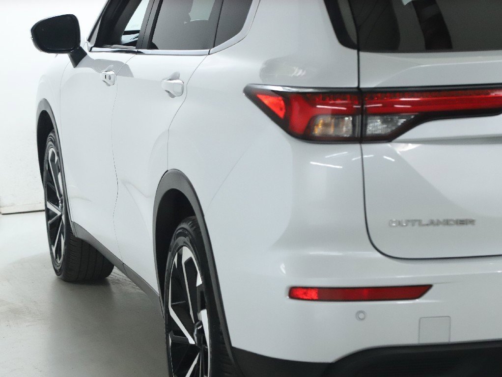 Used 2024 Mitsubishi Outlander SE image 42