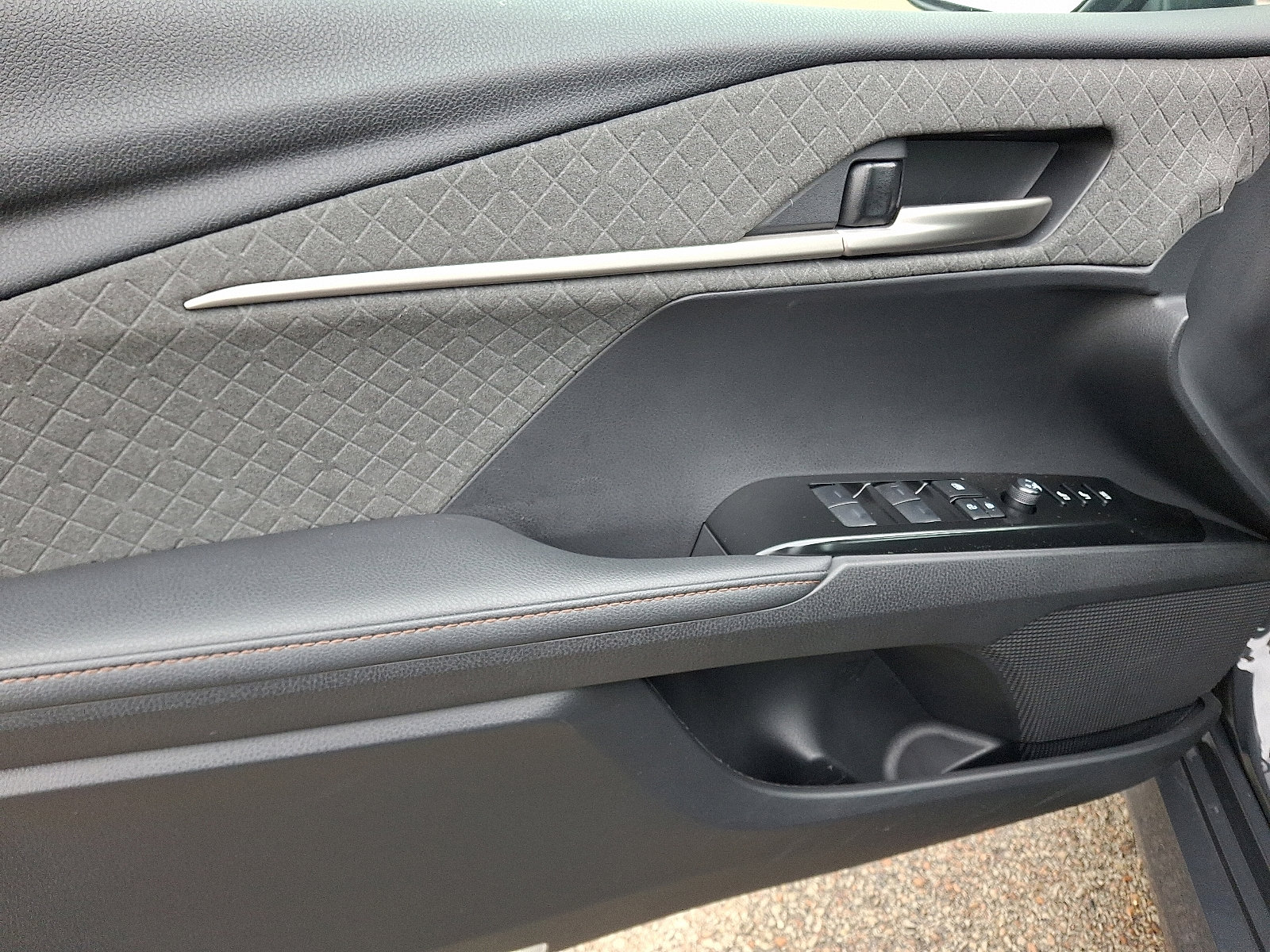 Used 2025 Toyota Camry XLE w/ Premium Plus Package image 12