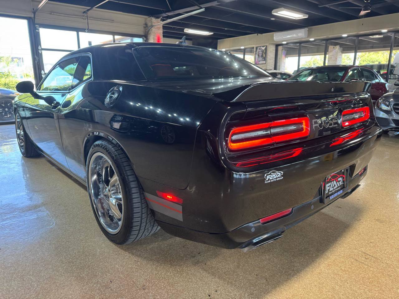 Used 2016 Dodge Challenger R/T Plus RWD image 5