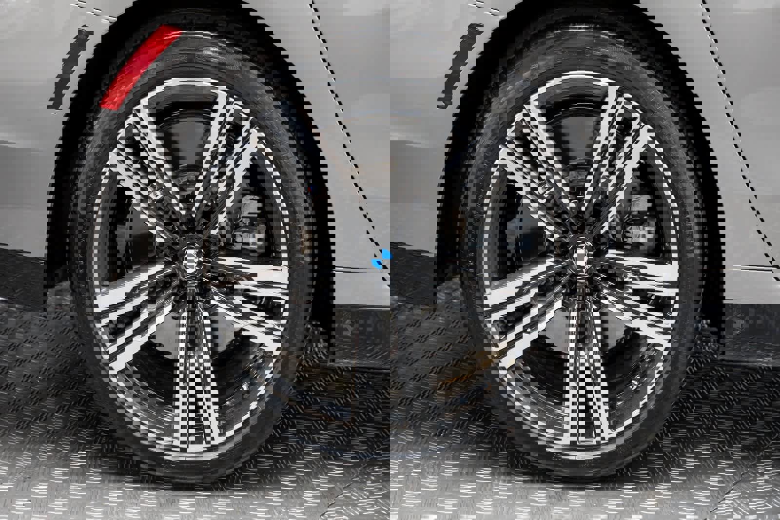 Used 2024 BMW 760i xDrive w/ Executive Package image 55