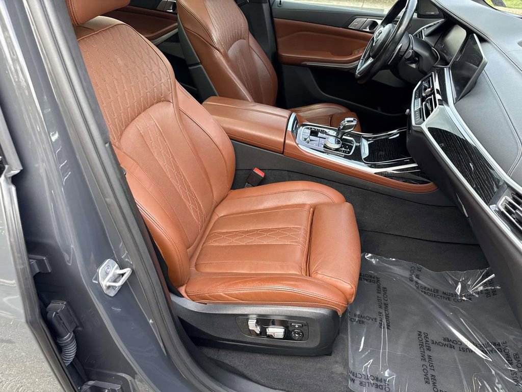 Used 2021 BMW X7 xDrive40i w/ M Sport Package AWD/4WD image 7