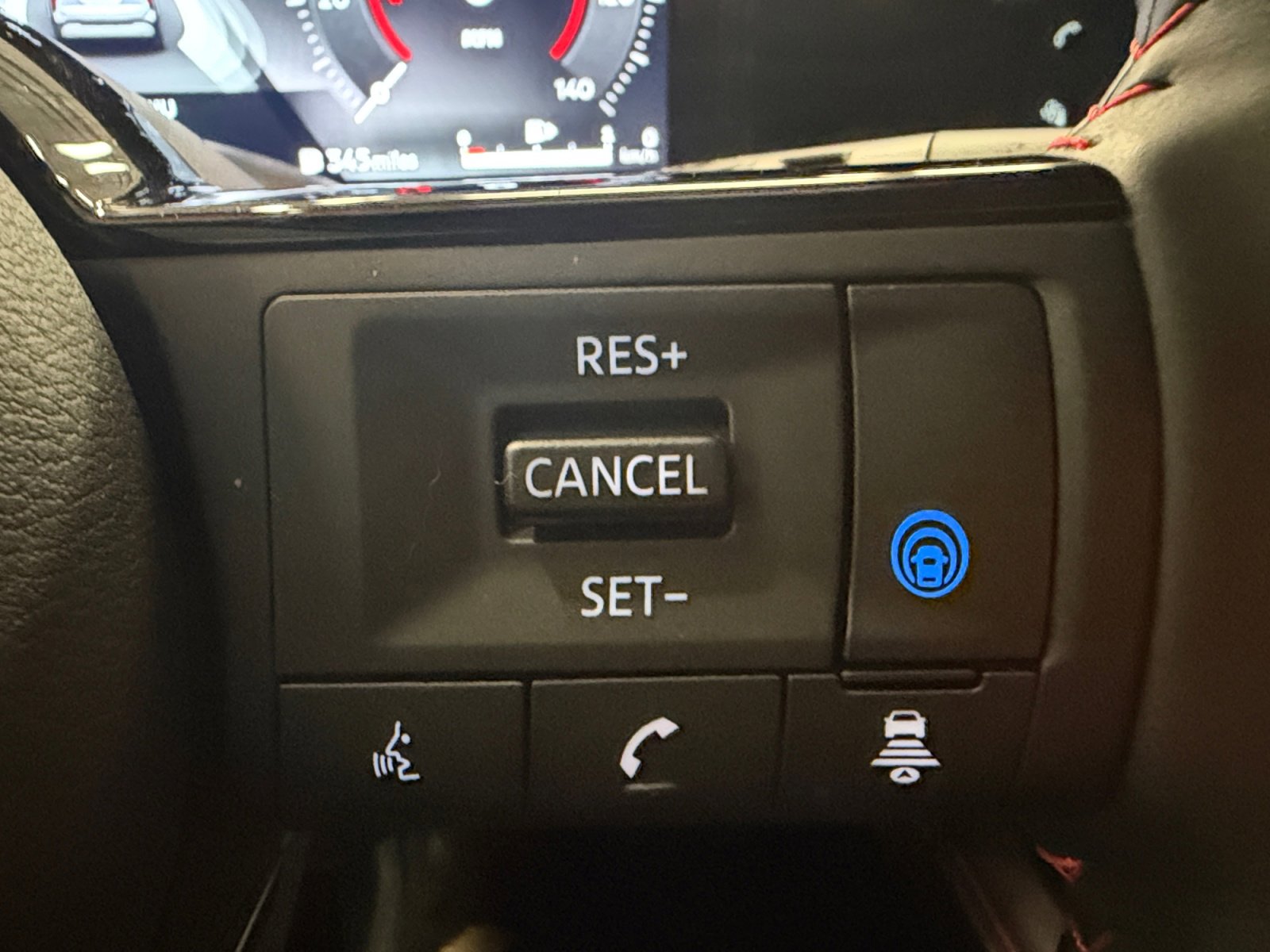 Used 2025 Nissan Kicks SR image 34