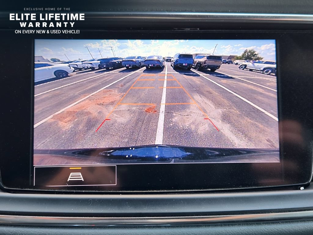 Used 2022 Buick Enclave Essence w/ Experience Buick Package FWD image 18