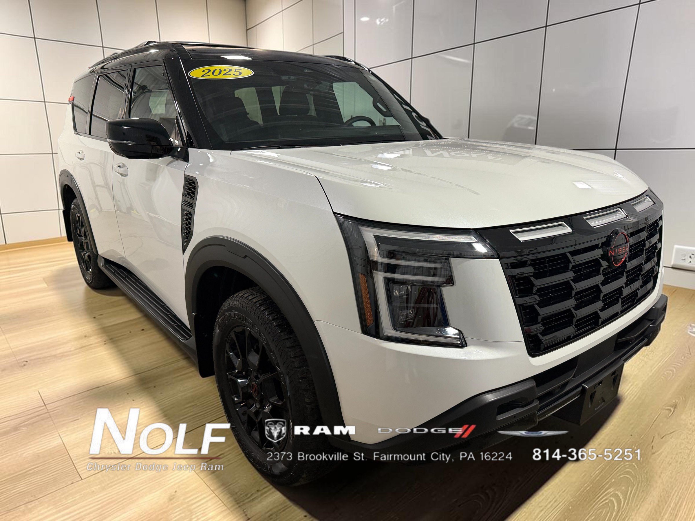 Used 2025 Nissan Armada PRO-4X AWD/4WD image 1