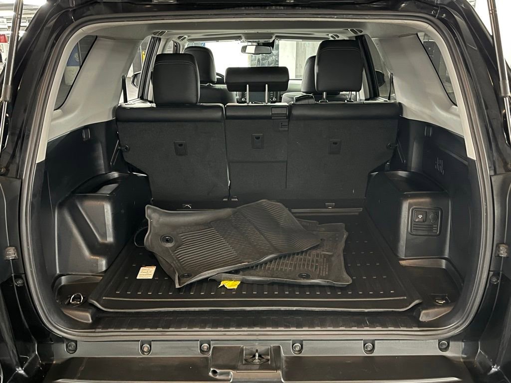 Used 2020 Toyota 4Runner SR5 image 33