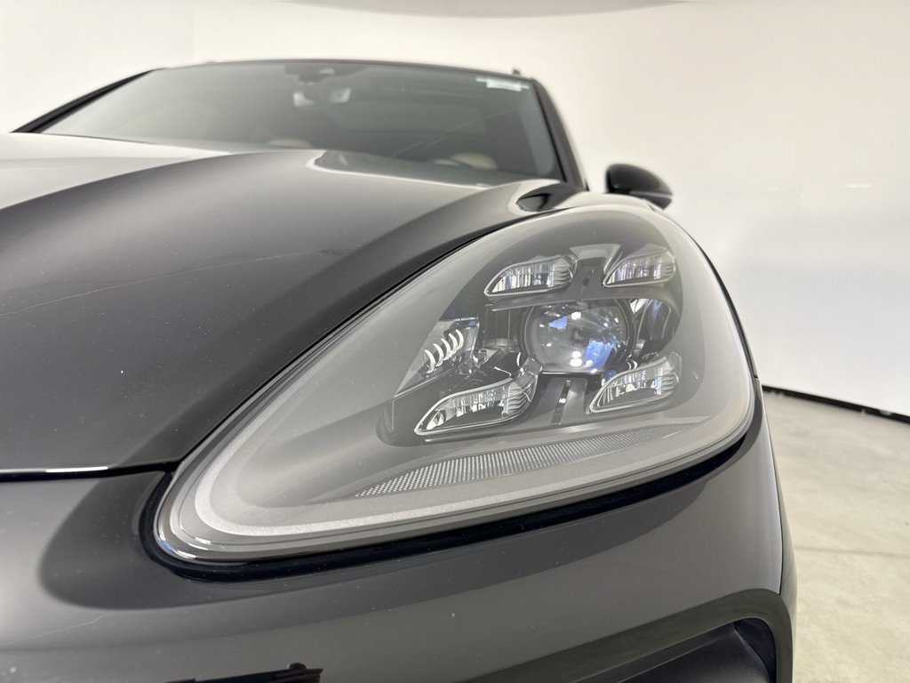 Certified 2023 Porsche Cayenne S Platinum w/ Premium Package Plus AWD/4WD image 11