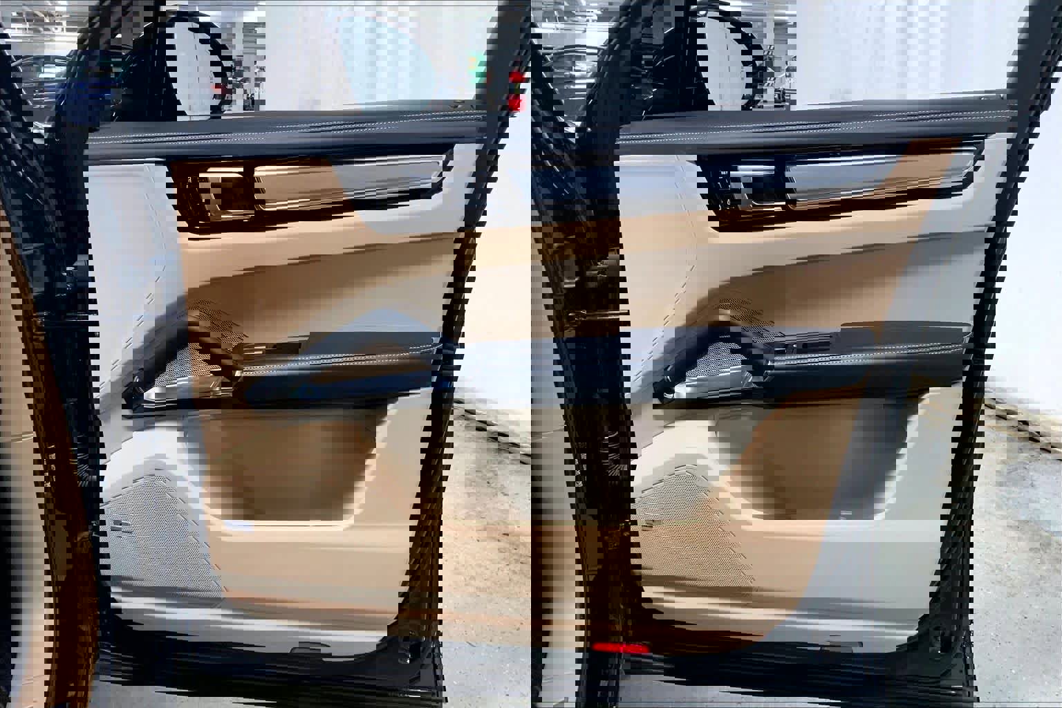 Used 2020 Porsche Cayenne Turbo image 22