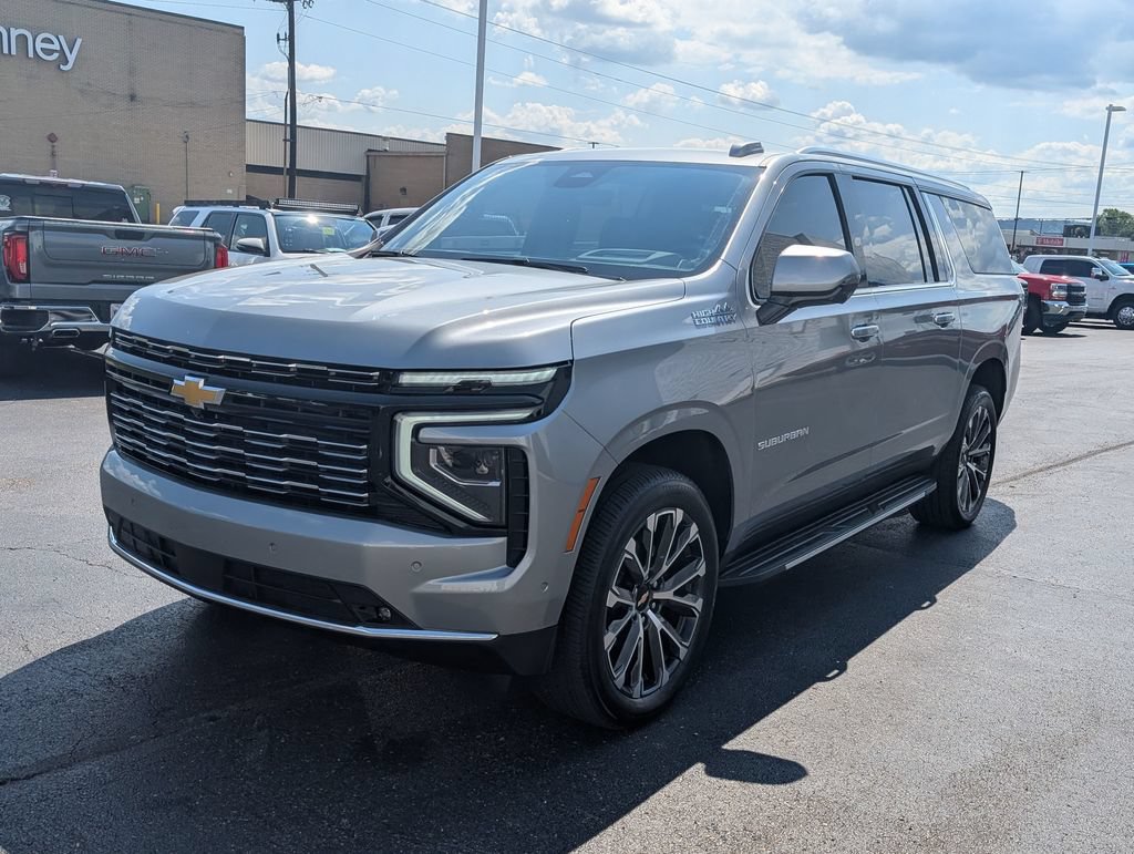 Used 2025 Chevrolet Suburban High Country AWD/4WD image 3