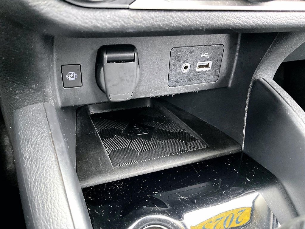 Used 2025 Nissan Versa SV FWD image 27