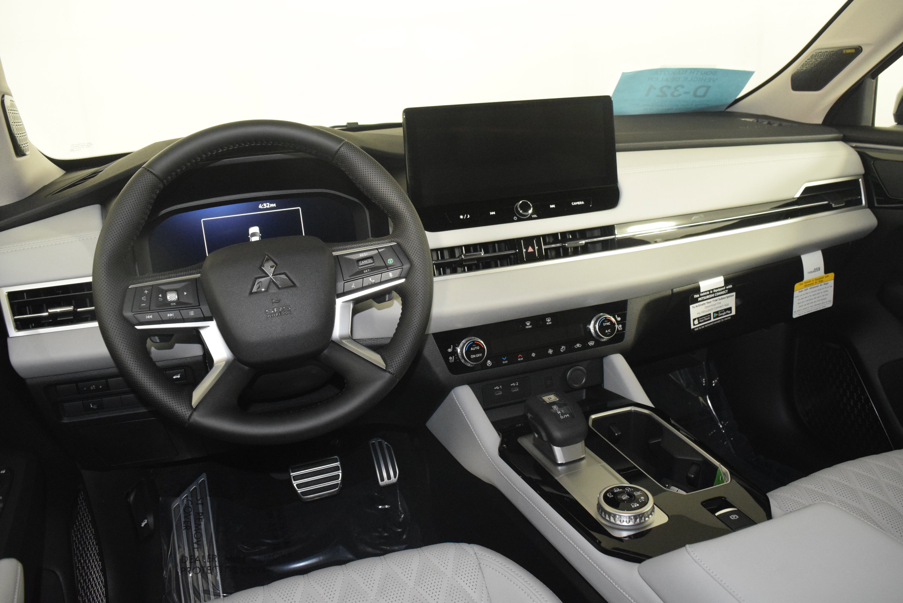 New 2025 Mitsubishi Outlander AWD image 11