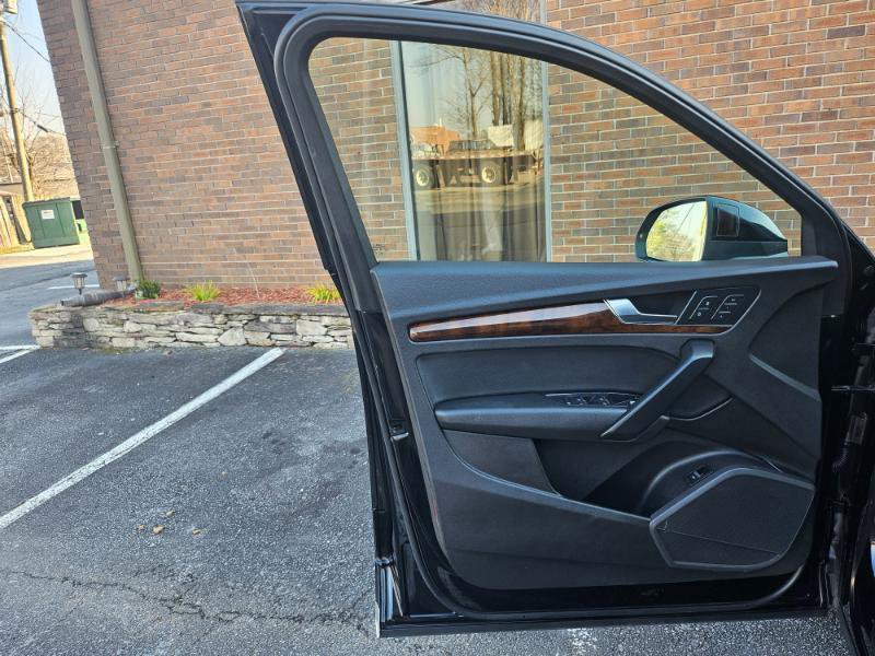 Used 2018 Audi Q5 2.0T Premium Plus w/ Premium Plus Package image 32