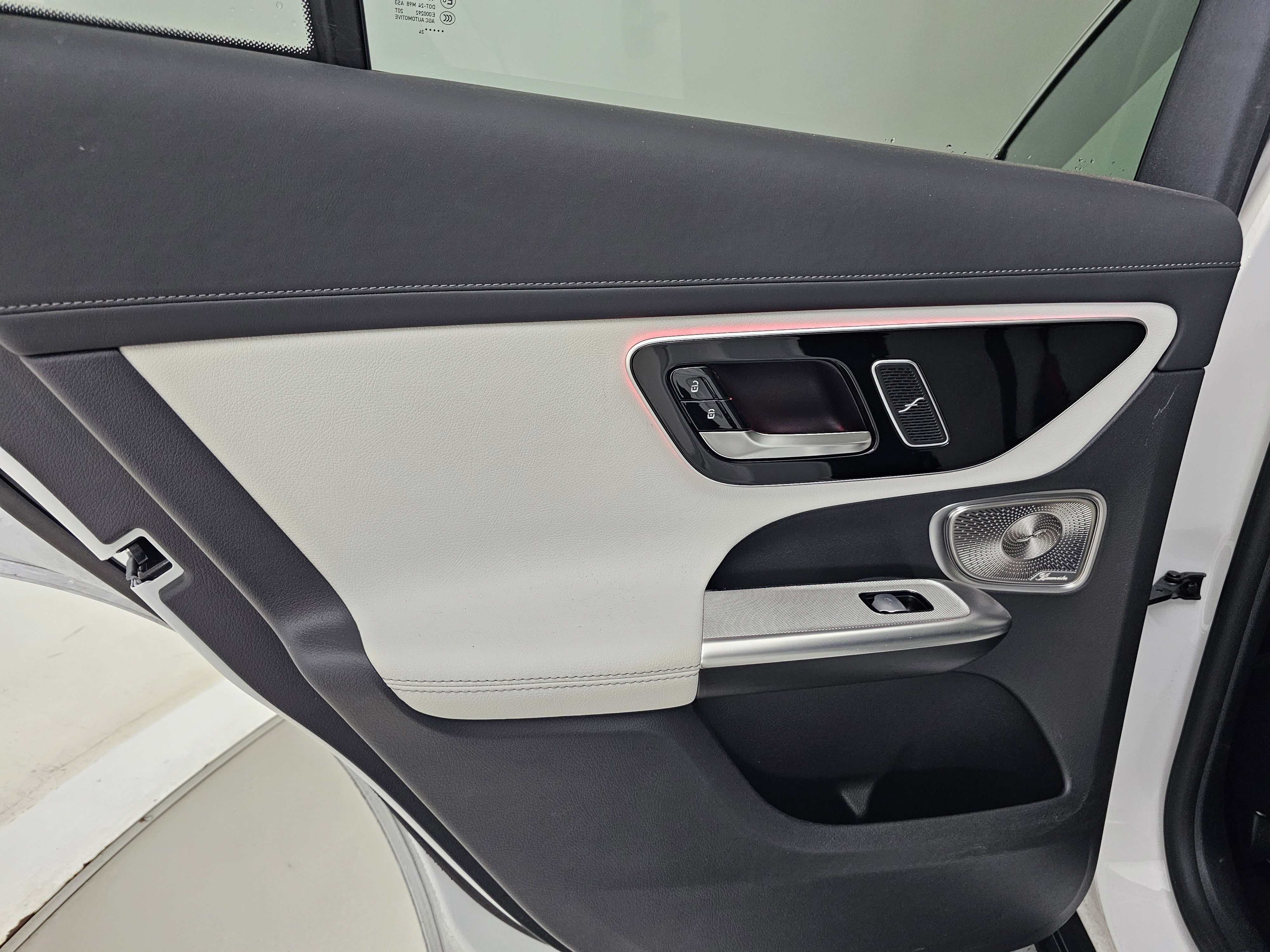 Used 2024 Mercedes-Benz GLC 300 4MATIC image 15