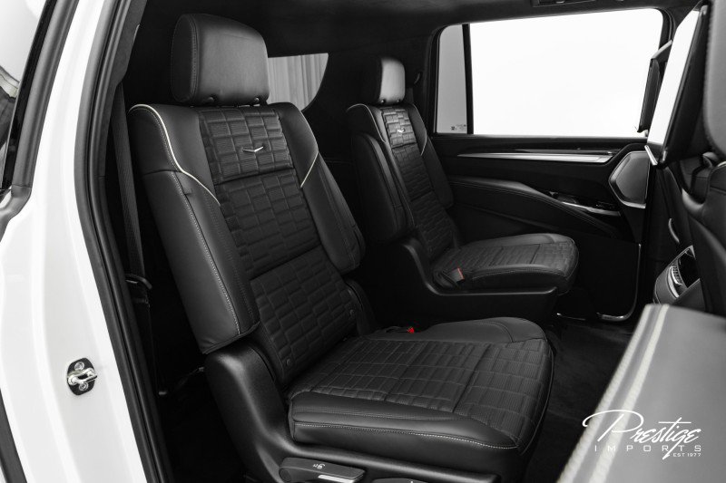 Used 2025 Cadillac Escalade ESV V image 48