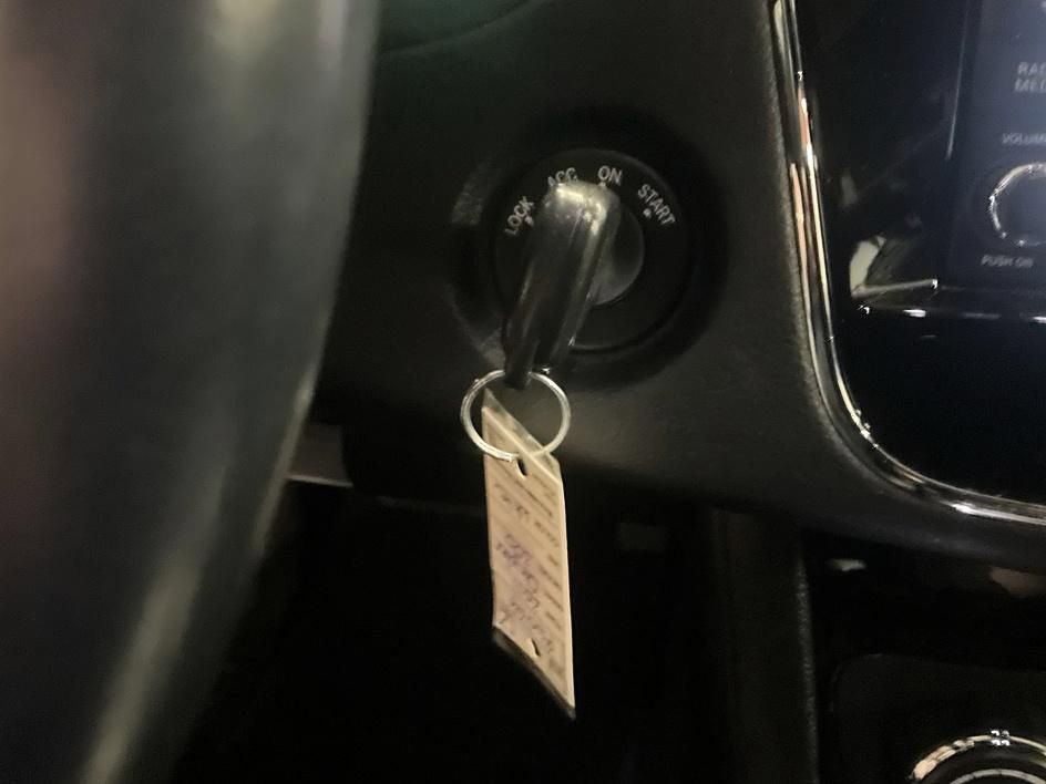 Used 2011 Chrysler 200 Limited FWD image 23