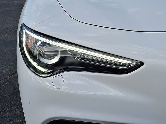 Used 2022 Alfa Romeo Stelvio Ti AWD/4WD image 9