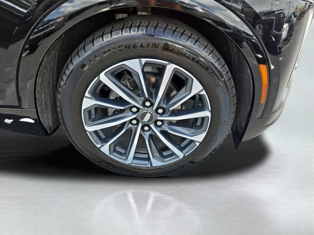 Certified 2024 Cadillac Lyriq Sport w/ LPO, Floor Liner Package AWD/4WD image 32